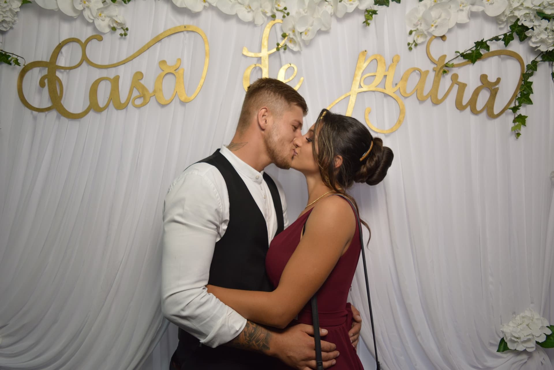 Primul dans romantic cu cabină foto Casa de Aur - PhotoBooth Iași